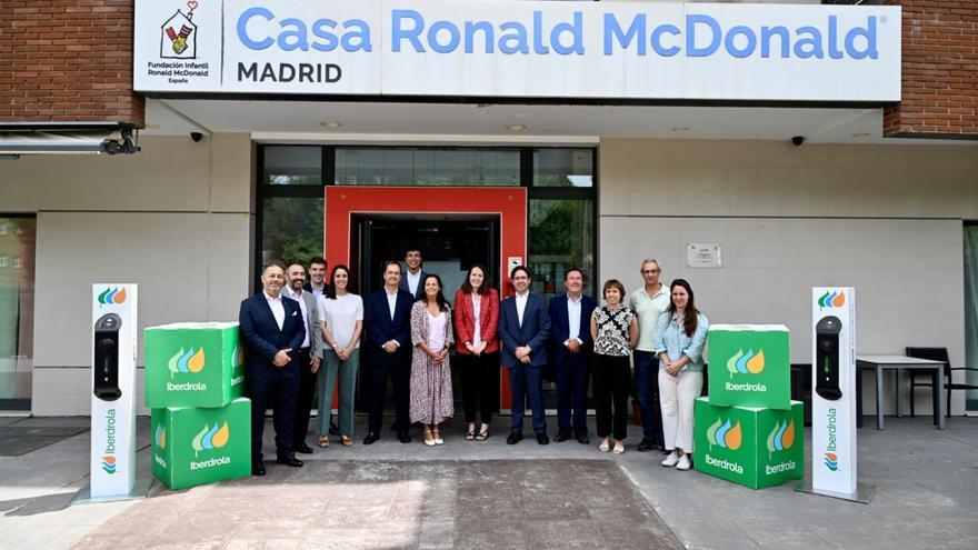 Iberdrola y la Ronald McDonald acuerdan instalar puntos de recarga en sus casas de acogida de Málaga