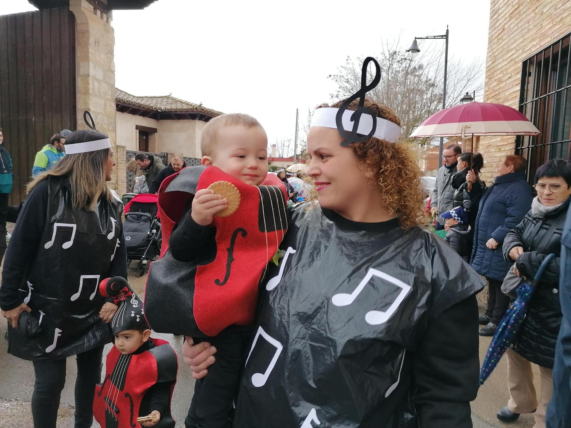 GALERÍA | El desfile de los "chupetines" inaugura el Carnaval de Toro