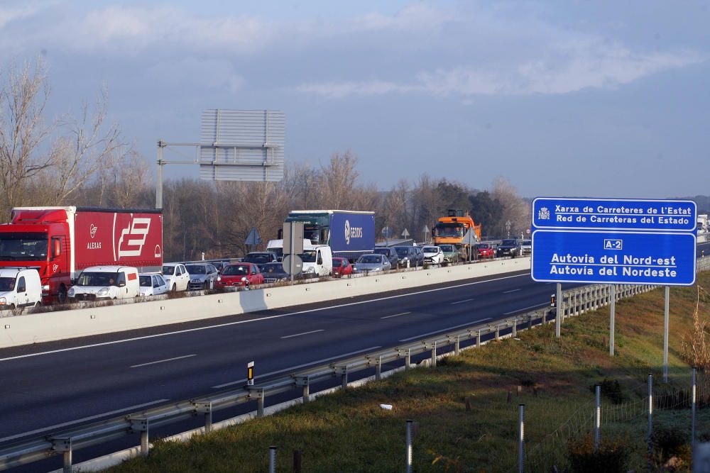 Accident de trànsit múltiple amb tres ferits a l'N-II a Sils