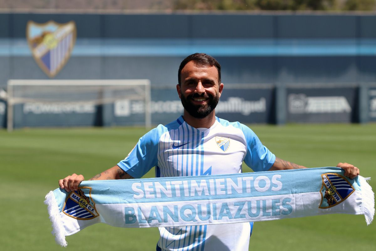 Presentación del nuevo jugador del Málaga CF Javi Jiménez