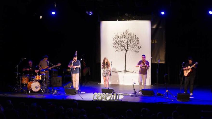 &quot;Cerezal&quot;, durante su concierto en Lorient.