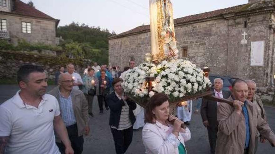 Procesión das Antorchas, en Curantes, el lunes. // Bernabé / Cris M.V.