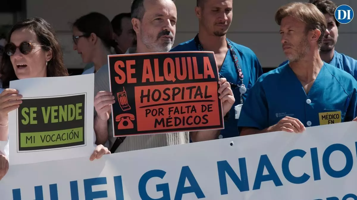 Diego Martín, anestesista del hospital de Ibiza, en huelga: "Lo que quiero es poder vivir y ver a mis hijos"