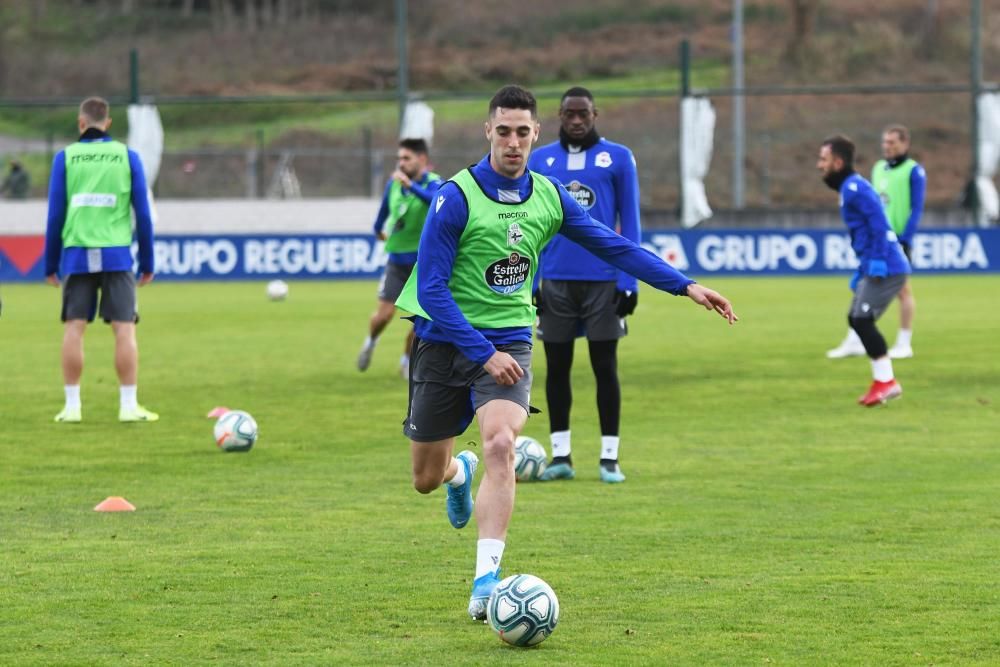 Sabin Merino se entrena con el equipo en Abegondo