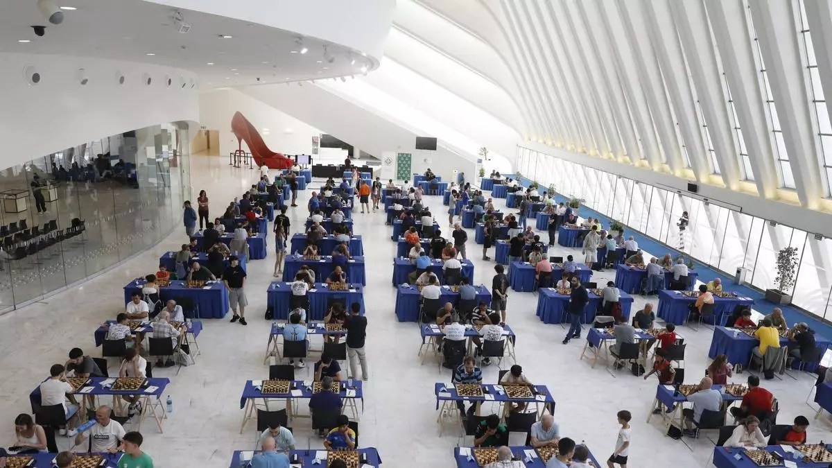El Open de Ajedrez de Oviedo "consolida" a la ciudad como "referente" nacional e internacional de la disciplina: "Nos atrajo el torneo y la región"