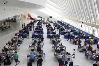 El Open de Ajedrez de Oviedo "consolida" a la ciudad como "referente" nacional e internacional de la disciplina: "Nos atrajo el torneo y la región", en imágenes