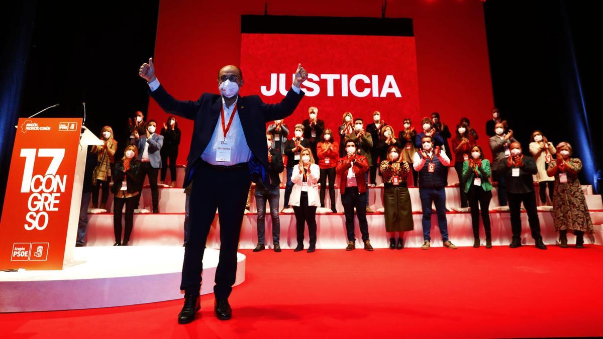 Lambán, aclamado en la clausura del 17º Congreso del PSOE en Aragón