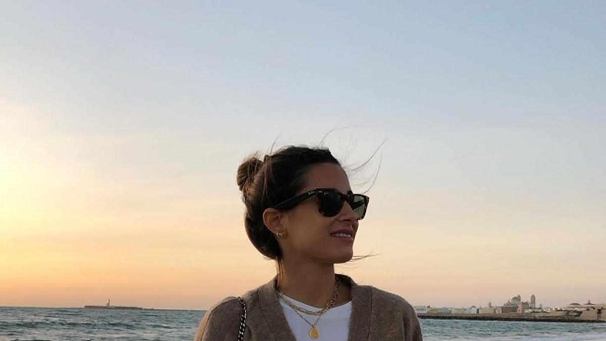 El look de la 'influencer' María Valdés con cárdigan de Zara