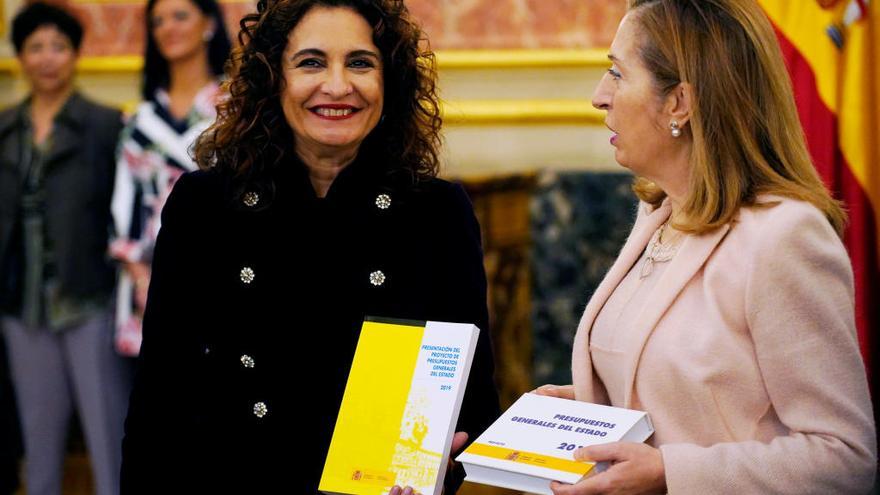 La ministra Montero en la entrega de los presupuestos en el Congreso