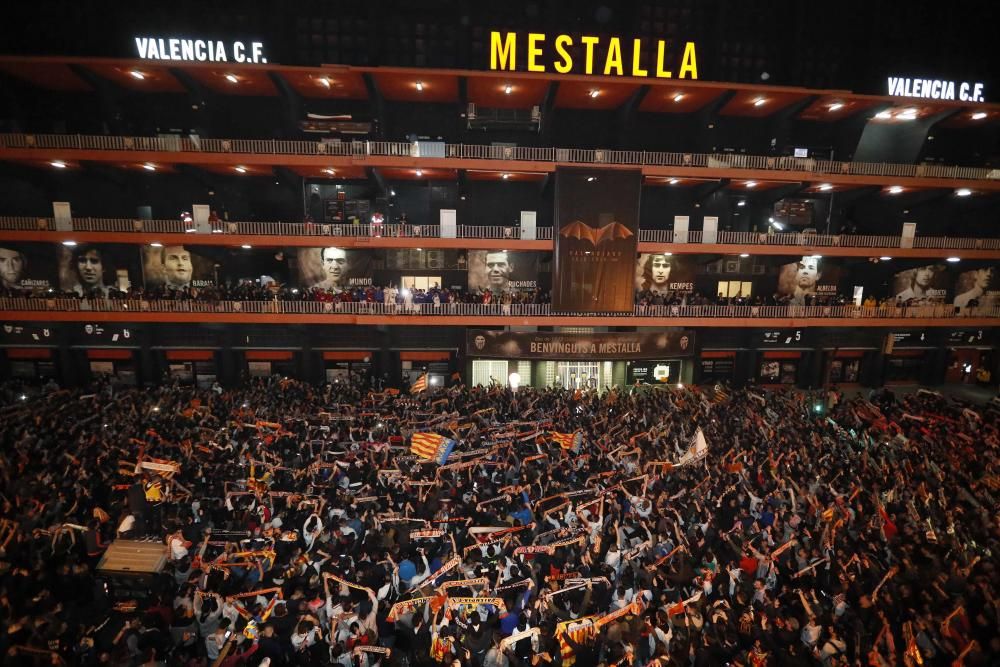 Euforia en el balcón de Mestalla