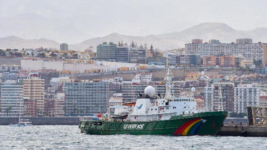 Greenpeace critica la falta de vigilancia y control de la flota pesquera africana