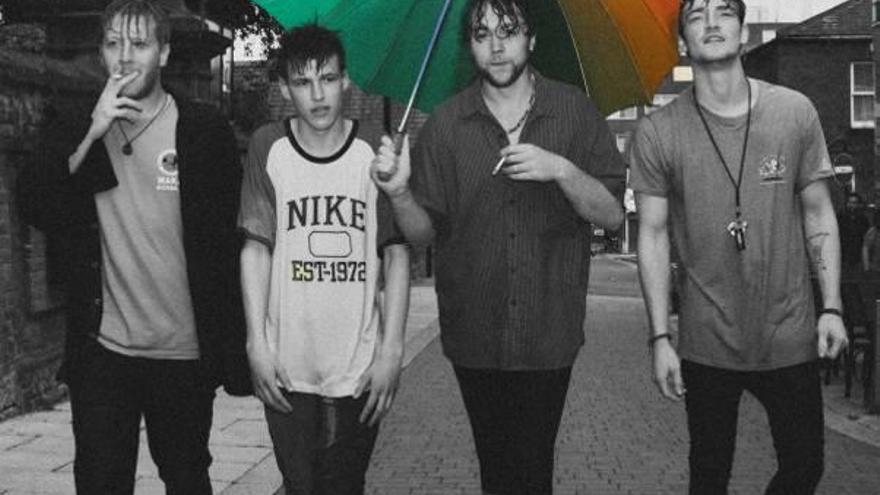 Miembros de la banda británica Viola Beach.