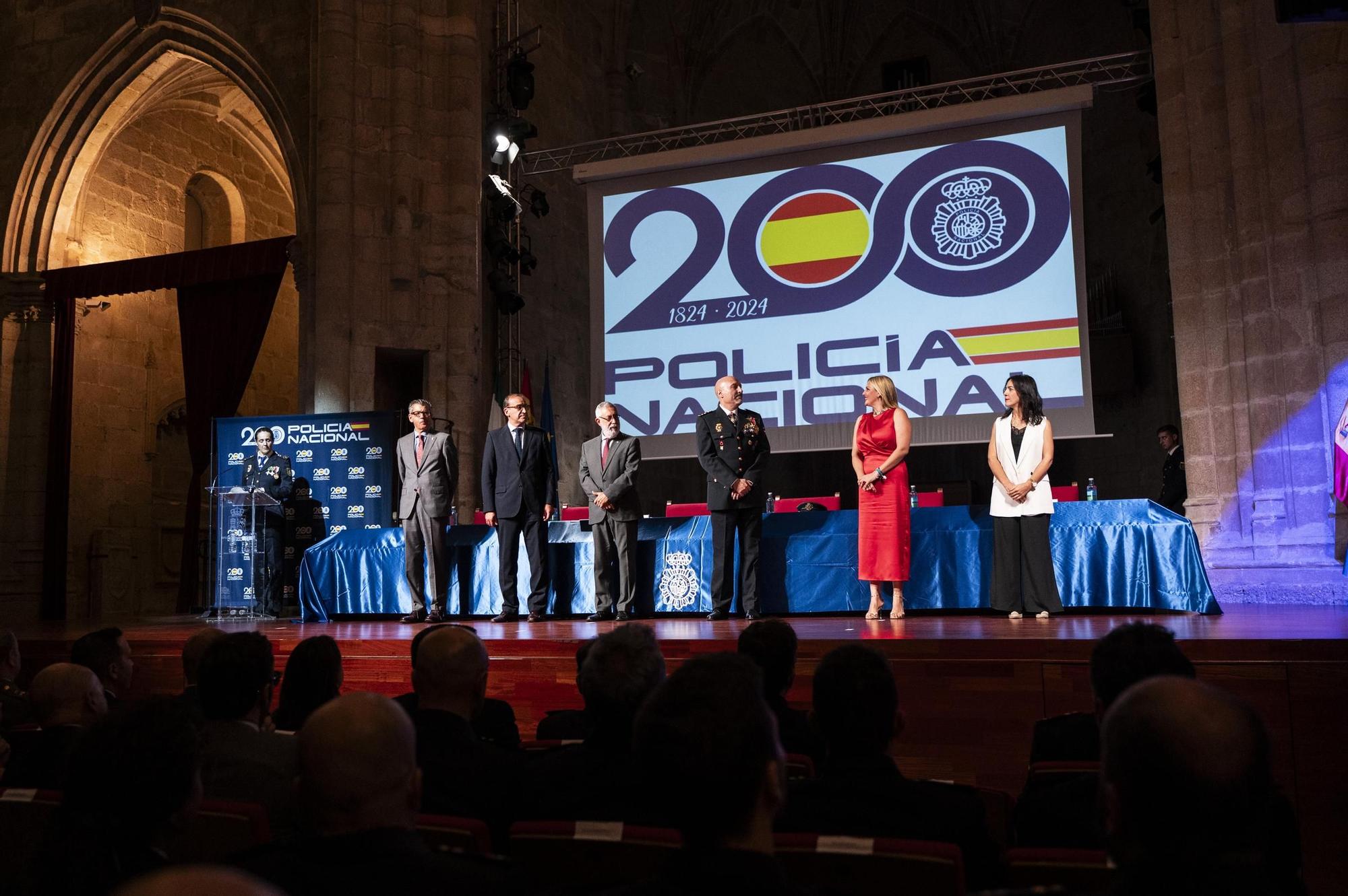 FOTOGALERÍA | Las imagénes de la celebración del patrón de la Policía Nacional en Cáceres