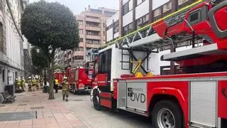 Una mujer herida en un incendio en el teatro Campoamor de Oviedo: así fue el simulacro de los Bomberos
