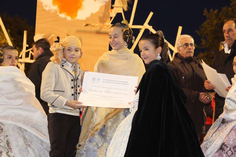 Entrega de los certificados de la Unesco a las Fallas infantiles