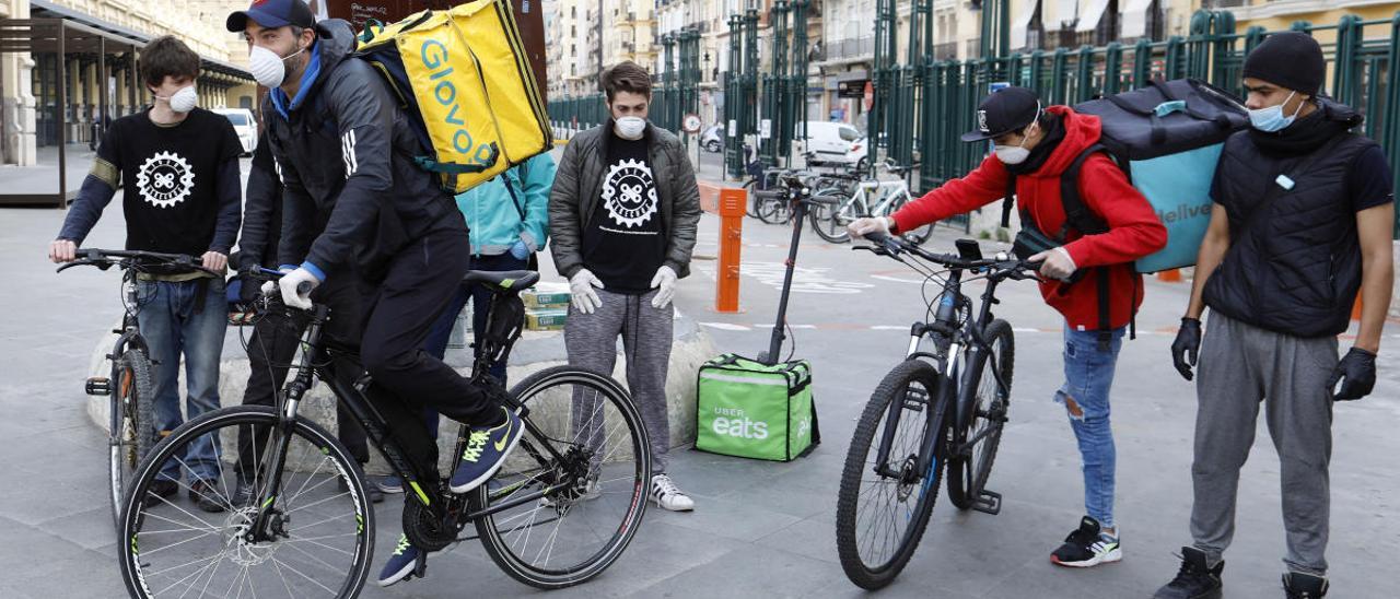 &quot;He pasado de cobrar  por pedido casi 3 euros a  que me paguen solo 1,45&quot;