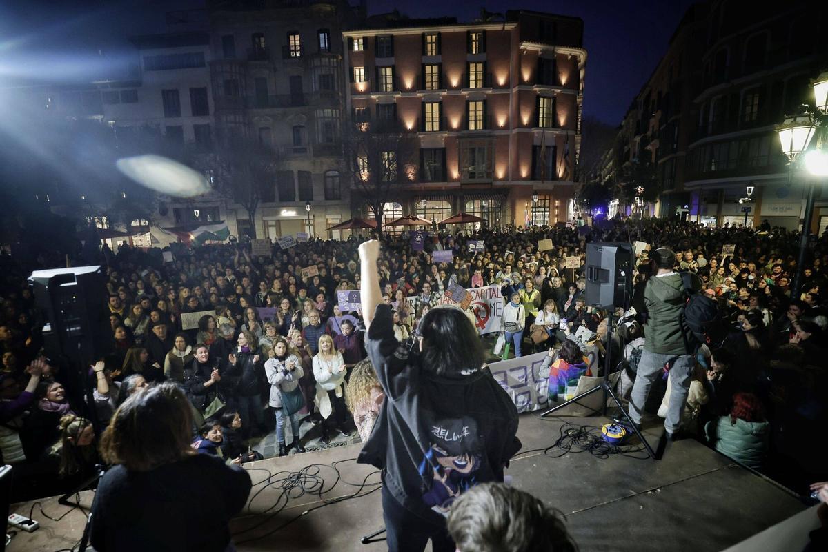 La manifestación transfeminista congrega a miles de personas