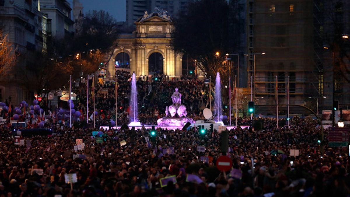 Imagen de Cibeles y la Puerta de Alcalá durante la manifestación del 8 de marzo