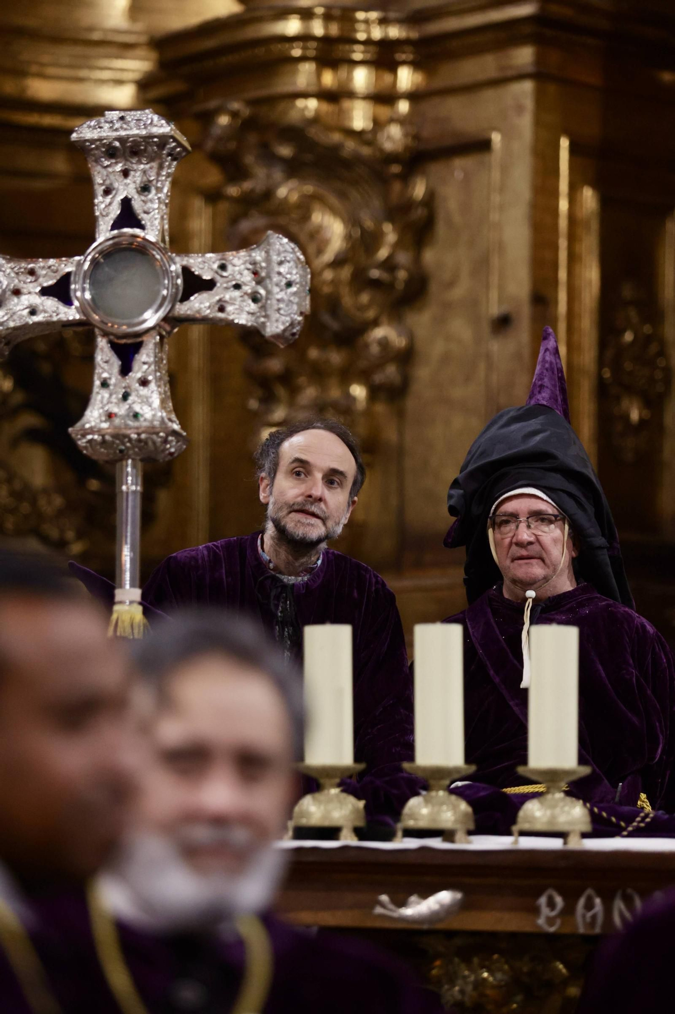 La lluvia chafa al Señor de Oviedo y obliga a suspender la procesión del Nazareno