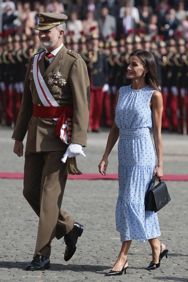 El rey Felipe VI y la reina Letizia en la jura de bandera de la princesa Leonor