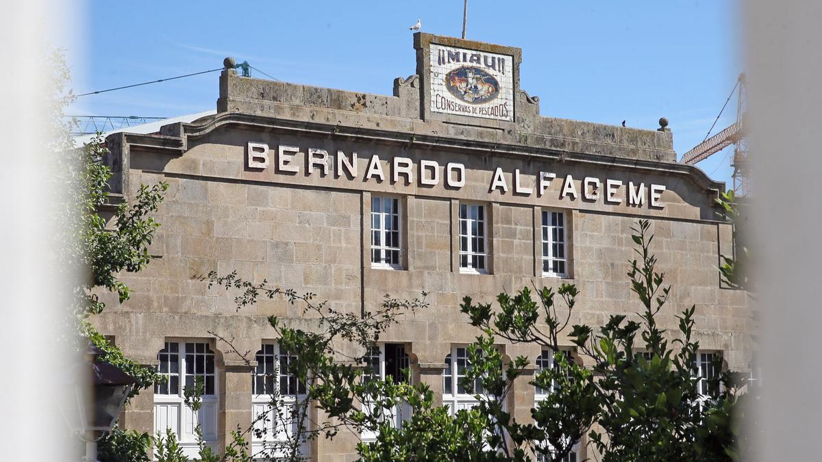 Darle una nueva vida a la antigua conservera Bernardo Alfageme, entre los objetivos del Concello de Vigo.