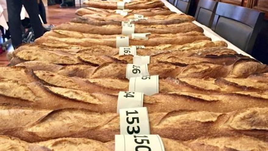 Un jurat tria la millor «baguette» de París