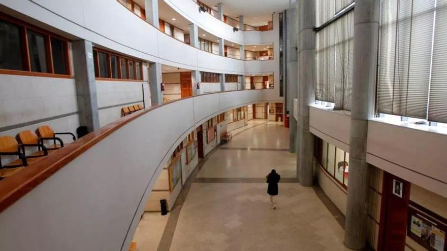 Piden ocho años de prisión para un hombre que agredió sexualmente a una compañera de trabajo en Santiago