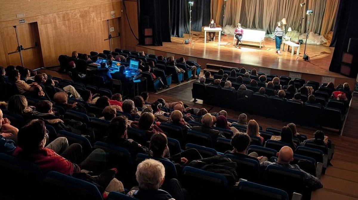 Éxito de público para ver «Manual de patronaxe»