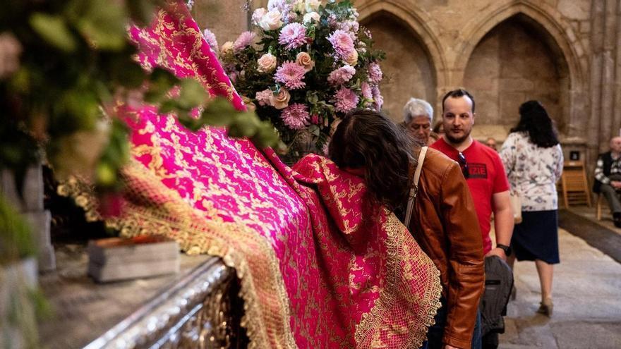 Fotogalería | Agitada segunda jornada del besamanto de la patrona de Cáceres