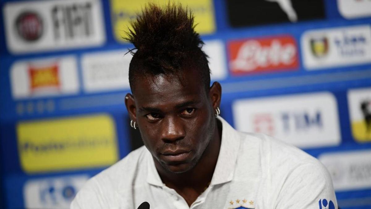 Balotelli vuelve a ser noticia por su difícil conducta