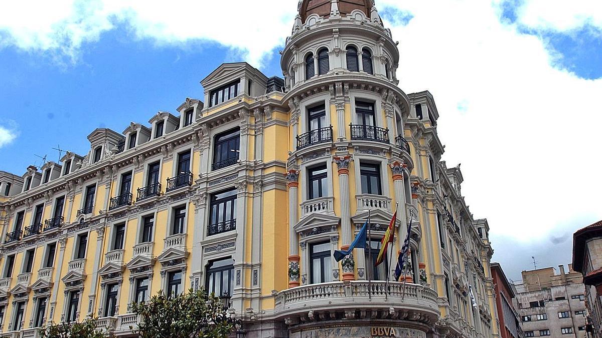 El edificio de la sede histórica del Banco Asturiano. | Irma Collín