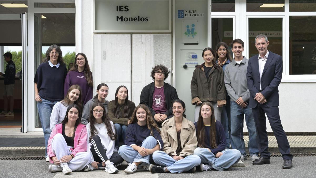 Os alumnos do IES Monelos da Coruña ocupan os escanos do Parlamento Europeo de Estrasburgo: "Ata chegar alí non sabía ben como se tomaban as decisións"