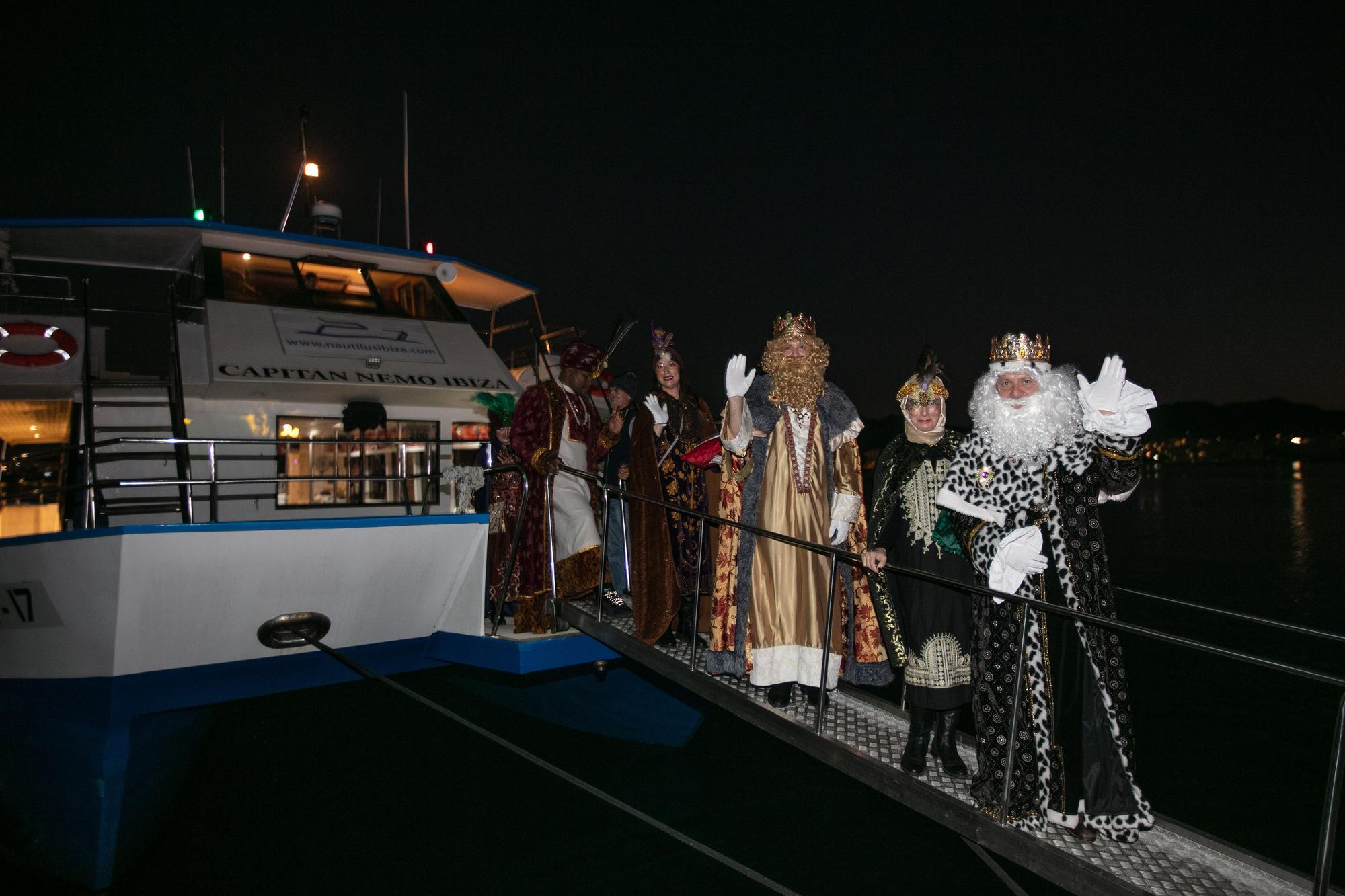 Mira aquí todas las fotos de la cabalgata de Reyes Magos 2023 en Sant Antoni