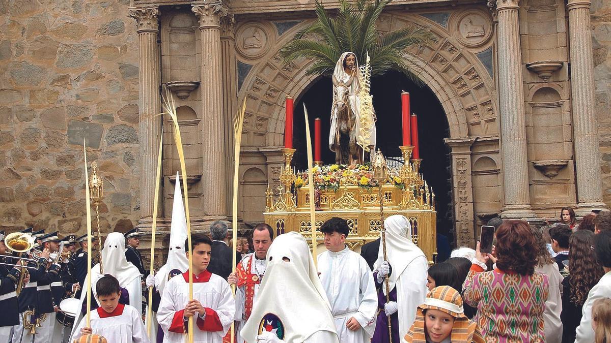 Jesús en la entrada de Jerusalén. Procesiona en la mañana del Domingo de Ramos en Hinojosa del Duque.