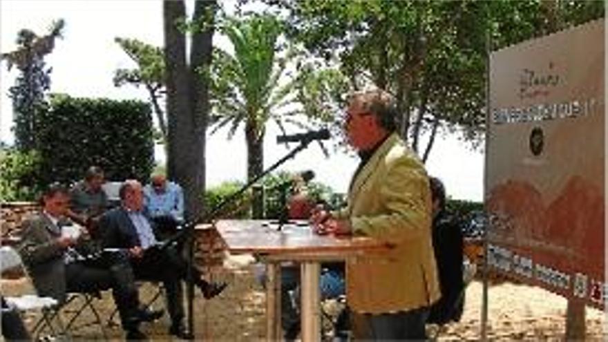 El president del Blanes, Josep Ridaura, durant l&#039;acte de presentació.