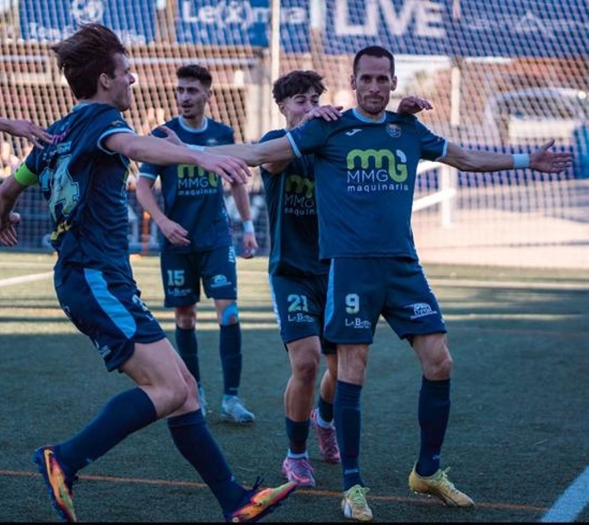 Nico Carrasco celebrando uno de los 21 goles que ya lleva este curso