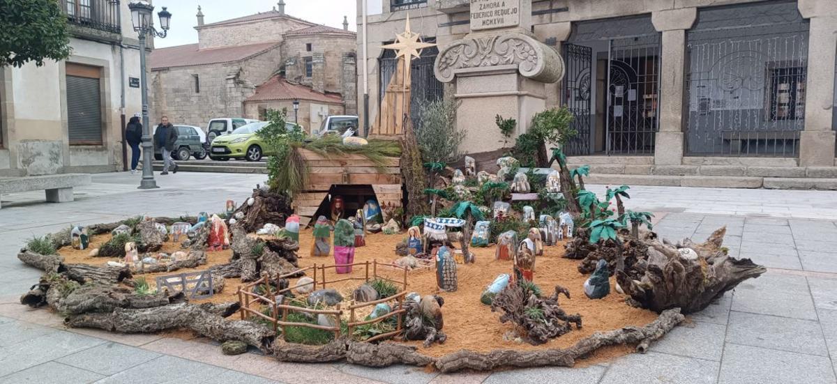 El belén de La Mayuela regresa a la plaza de Requejo en Bermillo | CEDIDA