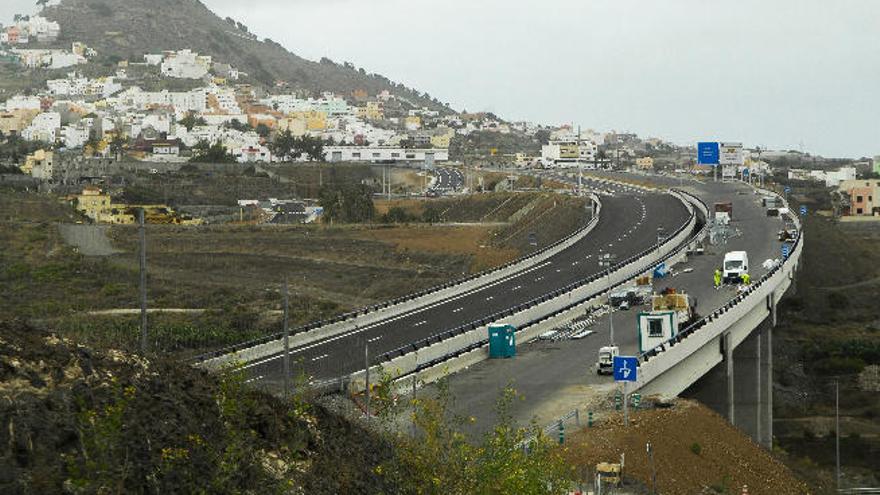 Trabajos en la IV Fase de la Circunvalación a su paso por la ciudad de Arucas, ayer.