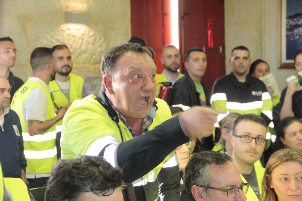 Pleno bronco en Poio por las protestas de los trabajadores de Ence