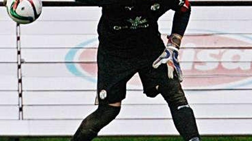 Miguel del Río, con la camiseta del Zamora CF.