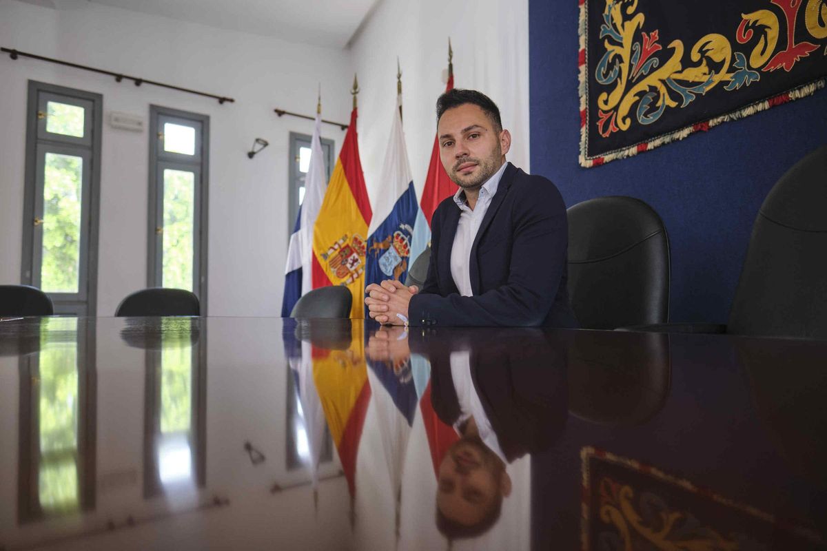 Luis Javier González, mayor of Fasnia.