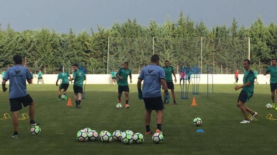 El Huesca echa a andar con los reconocimiento médicos y el primer entrenamiento