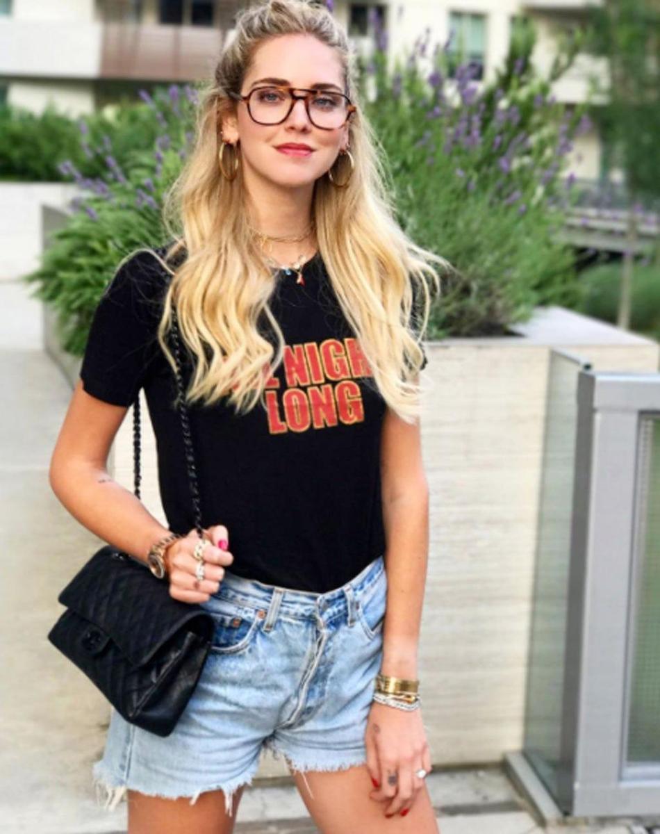 Chiara Ferragni con camiseta estampada