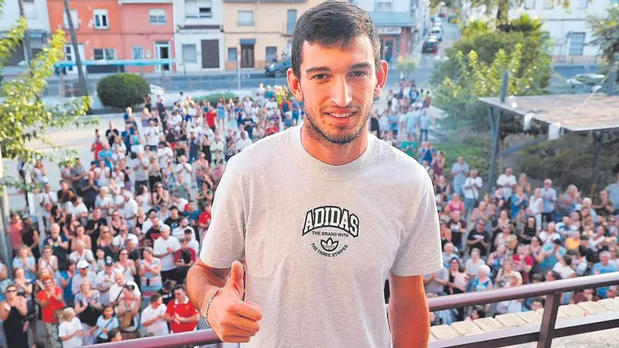 Quique Llopis: "En París sentí el apoyo de todo Bellreguard"
