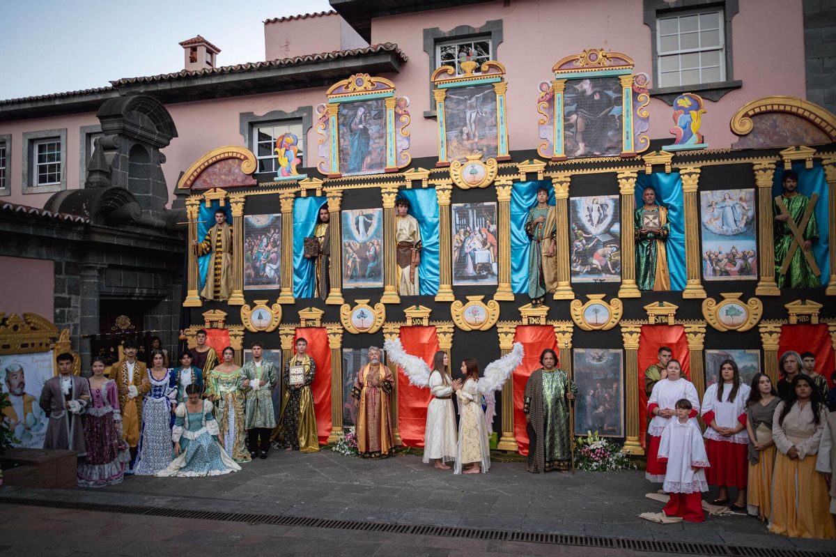 Bajada de La Virgen de Las Nieves en La Palma