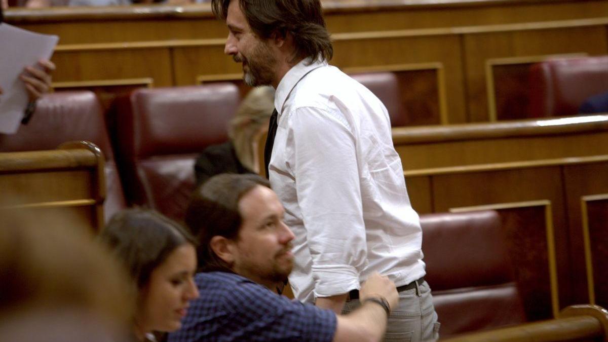 Podemos evita condenar los disturbios por Hasél y critica a la Policía