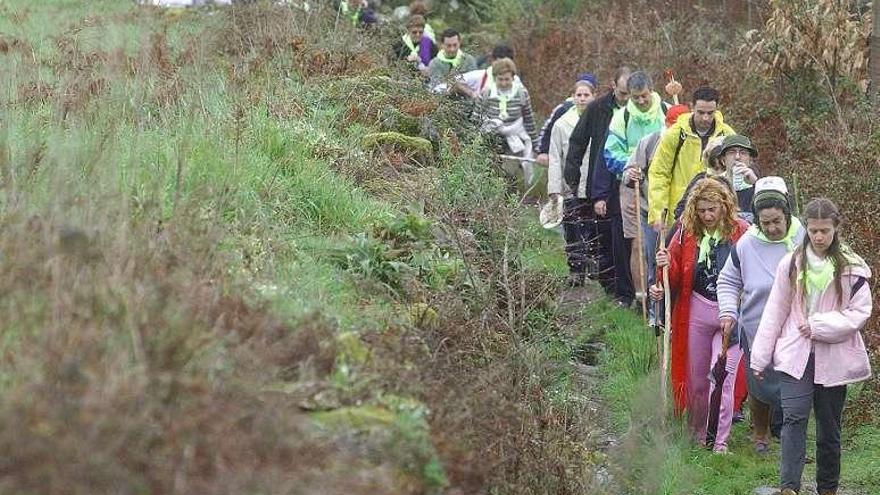 Senderistas por la ruta de Pena Trevinca. // I. Osorio