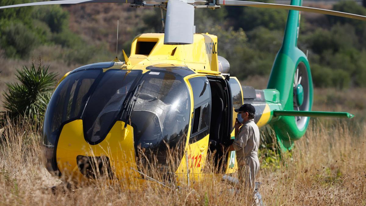 Tercera jornada de trabajos de extinción del incendio en Sierra Bermeja.