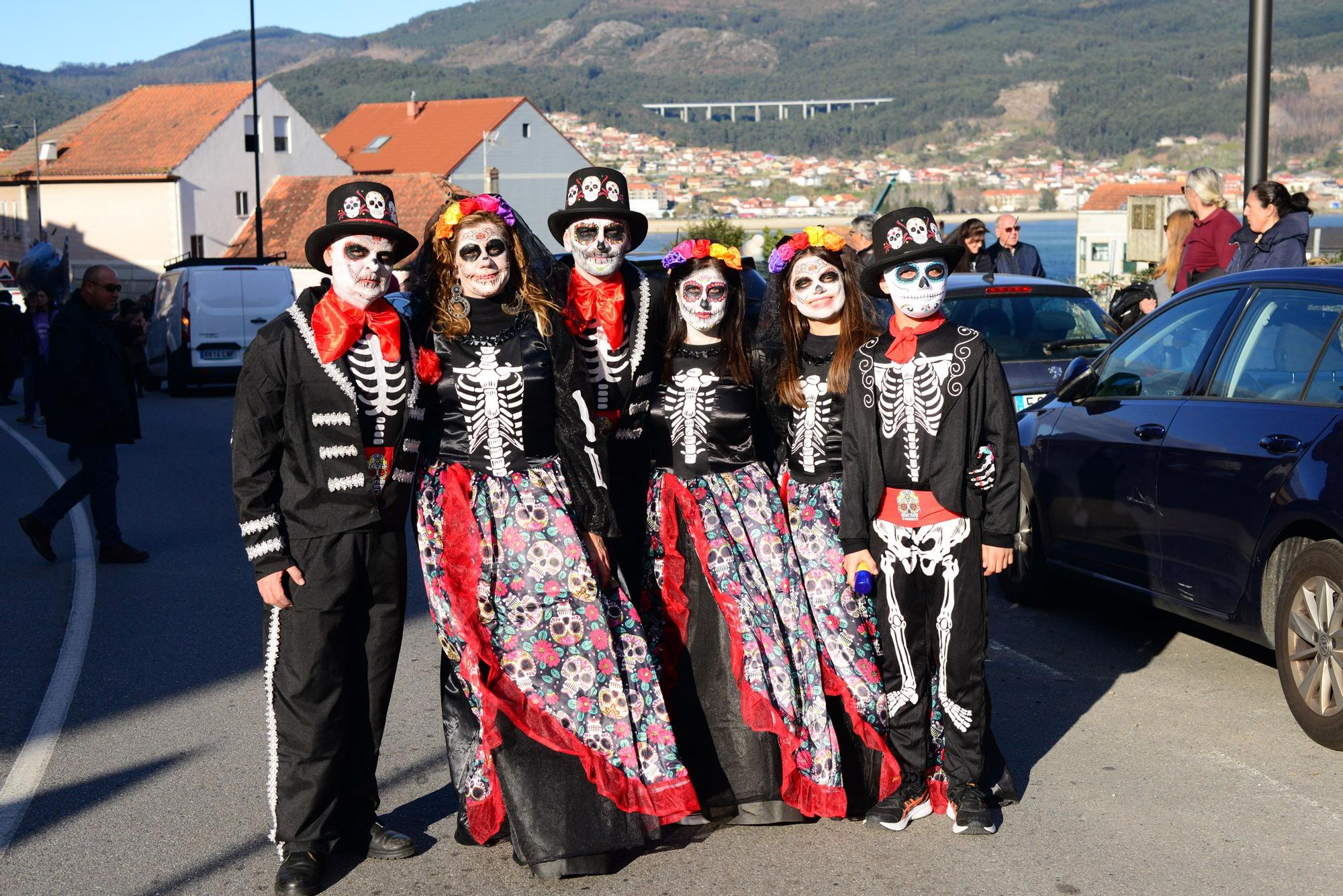 Moaña "llora" el fin del carnaval con el Enterro da Sardiña