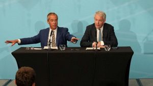 Desercions entre els ‘tories’ per l’auge del populista Reform UK